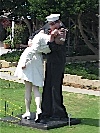 Statue of the infamous Sailor kissing the Nurse